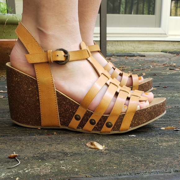 Blowfish Shoes - Blowfish Sandals 😍